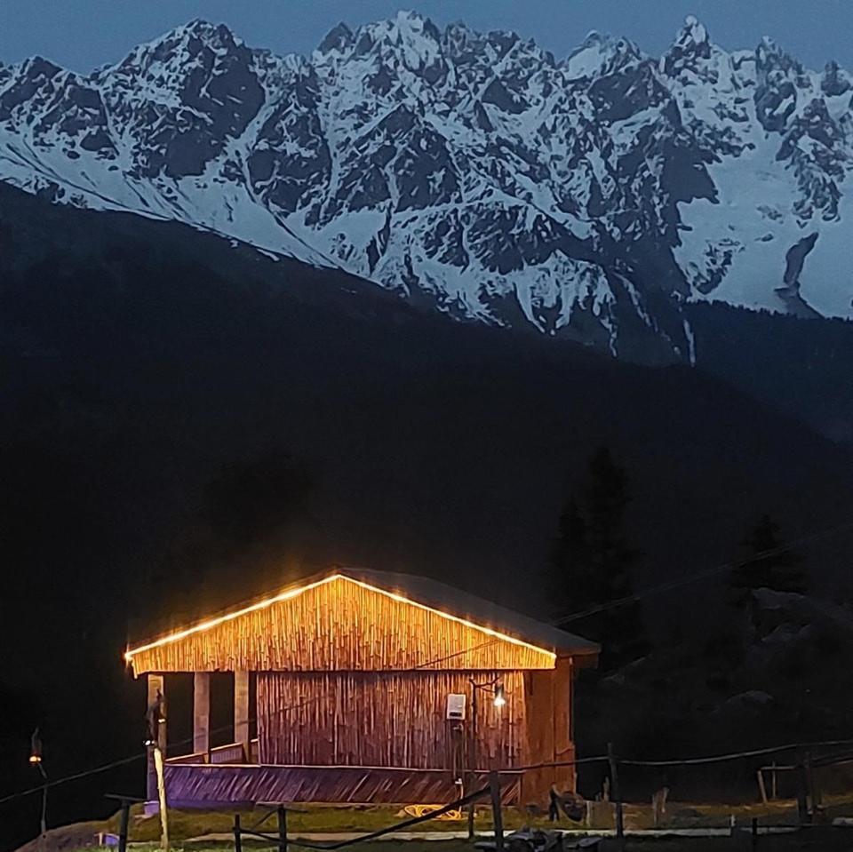 Khana Badosh Resort Kalam Bagian luar foto