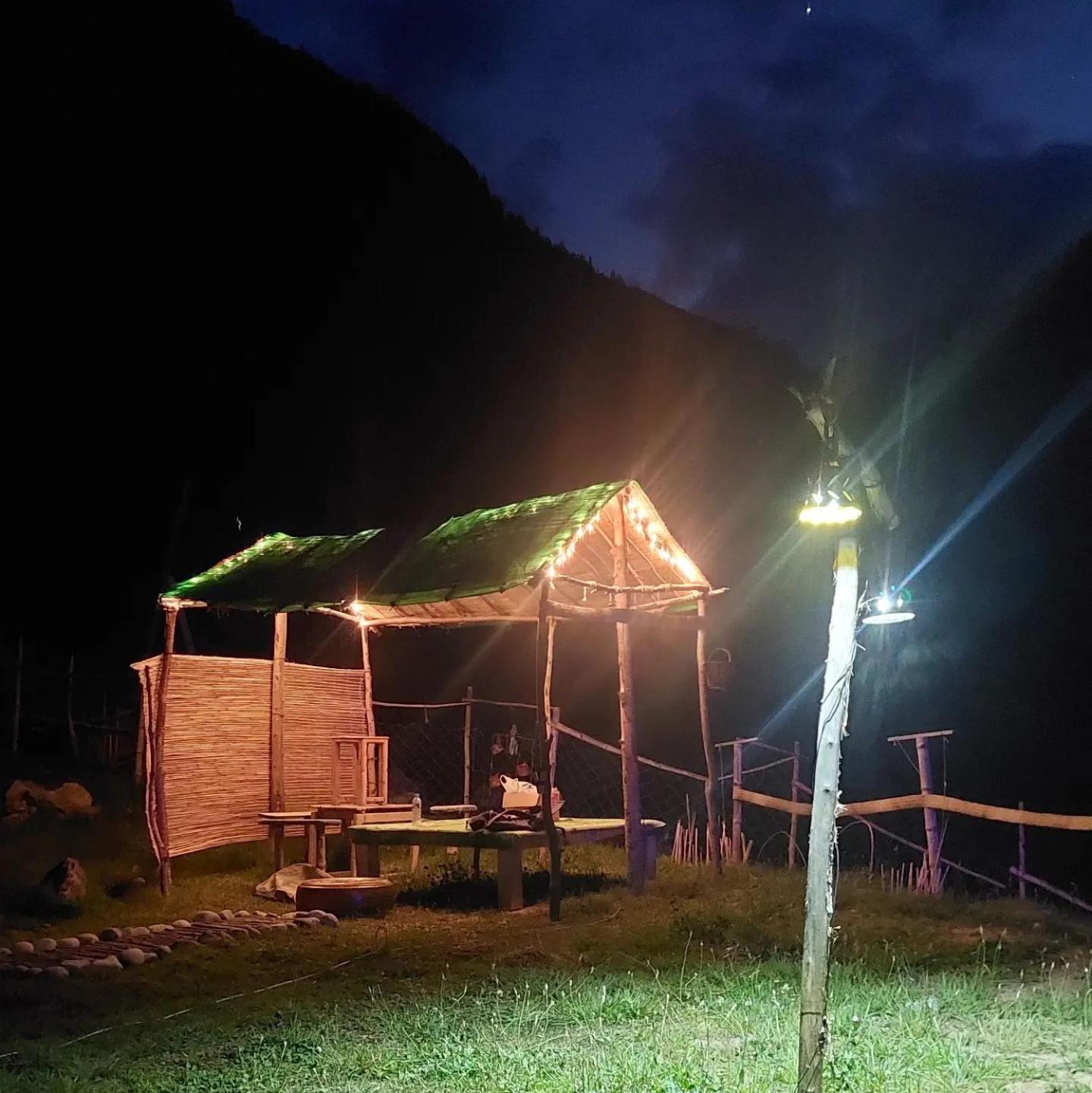 Khana Badosh Resort Kalam Bagian luar foto