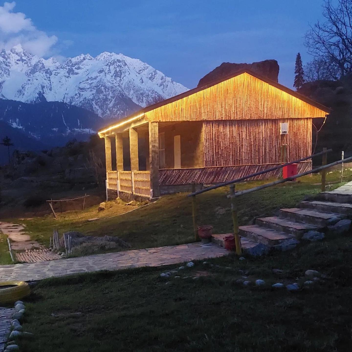 Khana Badosh Resort Kalam Bagian luar foto